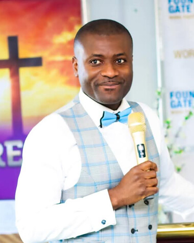 Rev. Dr. Nat Osei-Asante Head Pastor